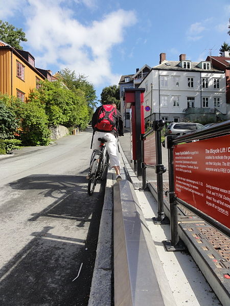 Bicycle_lift_in_Trondheim_2